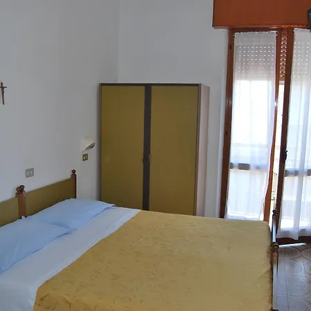 Hotel Laura 2*